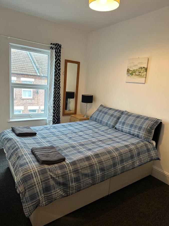 Luton Home Near Airport Private & Shared Bathroom Option 외부 사진